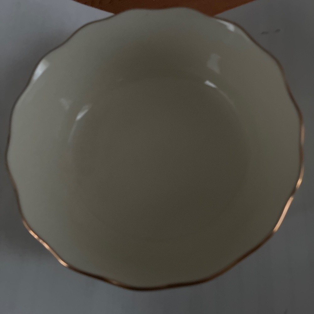 Lenox Gokd Rim serving bowl